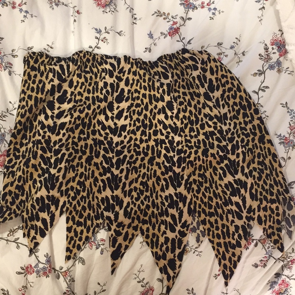 Leopard print crop top